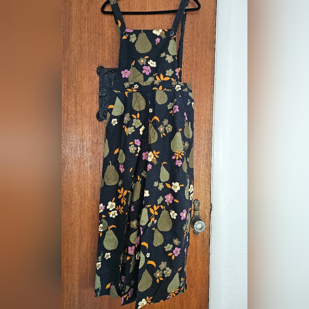 Black Floral Pear Print Midi Jumper